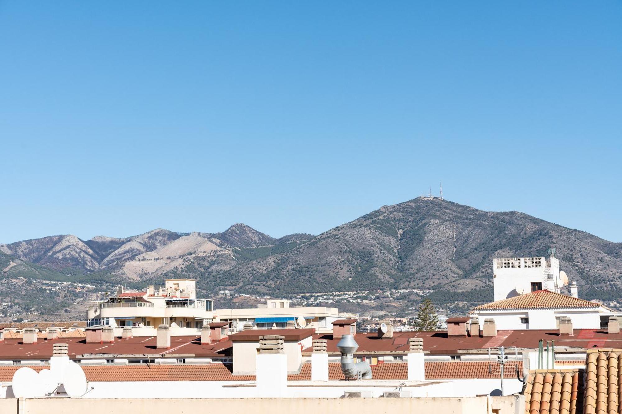 Pyr studio apt partial seaview Fuengirola Esterno foto